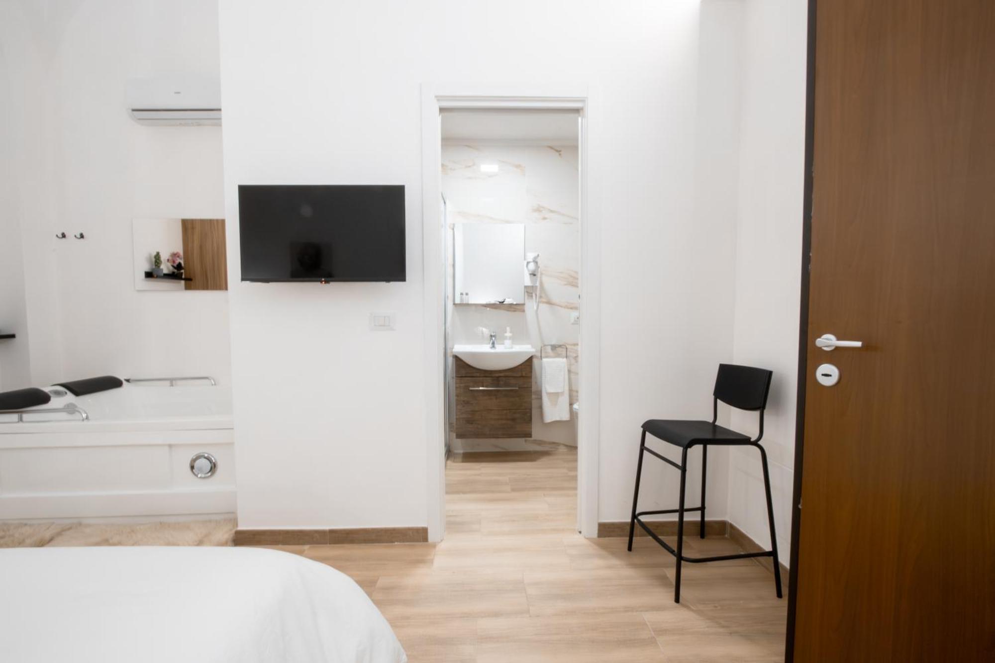 La Pigna Hotel Бари Екстериор снимка