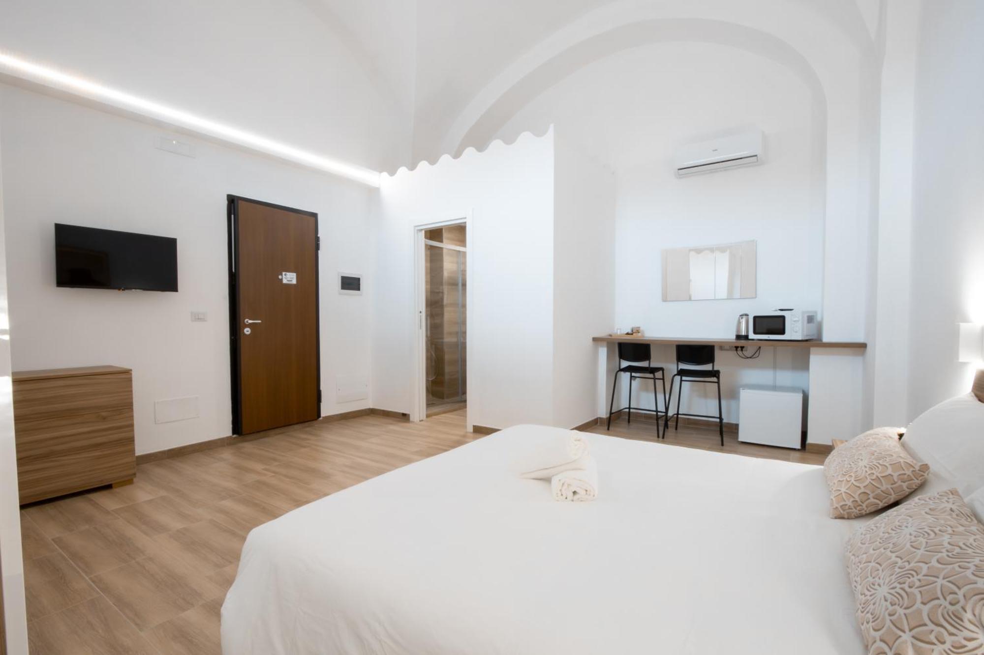 La Pigna Hotel Бари Екстериор снимка